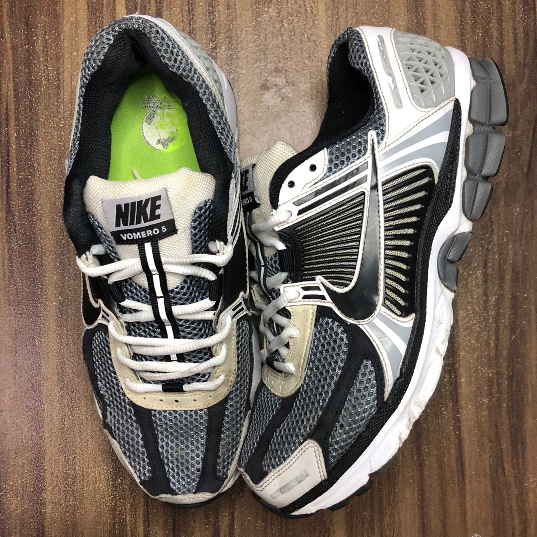 Nike vomero 5 deals dark grey