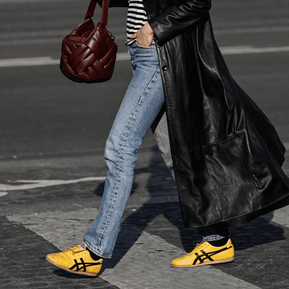 Kill bill sales yellow sneakers