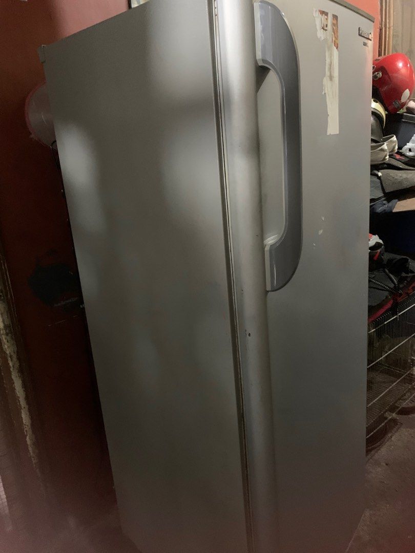 Panasonic upright freezer 8 cubic feet, TV & Home Appliances, Kitchen