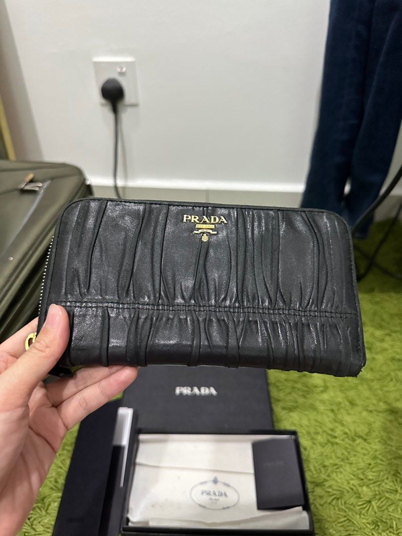 Prada wallet 2025 original