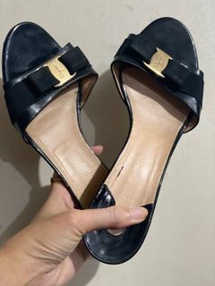 Preloved ferragamo sandals size 41