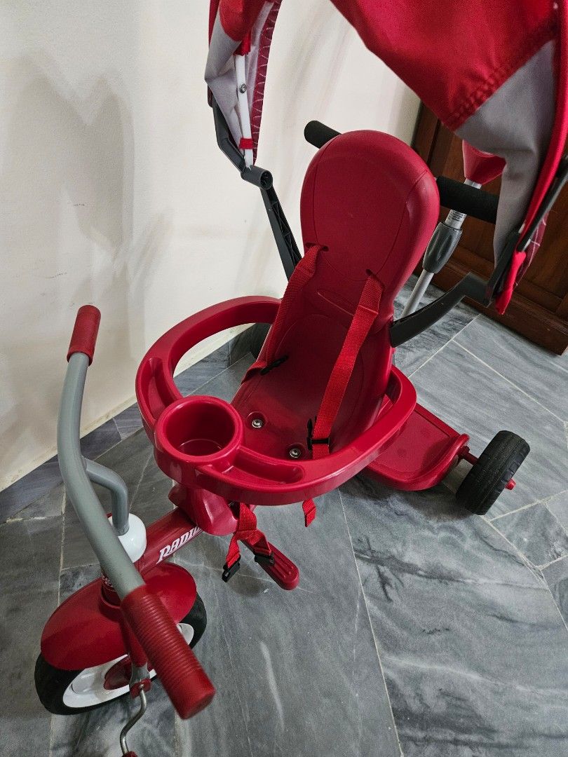 Radio flyer sit on sale and stand trike
