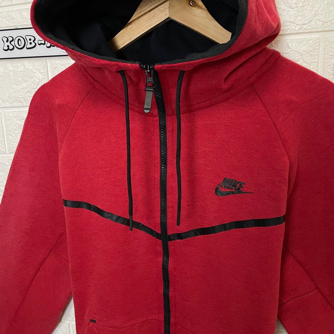 Red nike tech 2025 jacket
