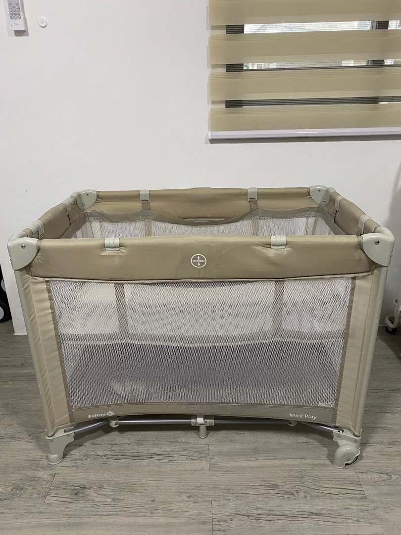 Safety 1st Crib/Playpen Foldable and Portable, Babies & Kids, Baby