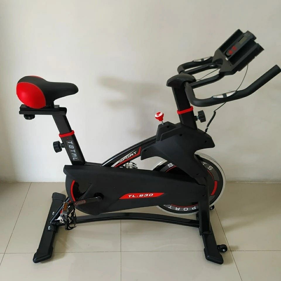 Sepeda statis deals spinning bike