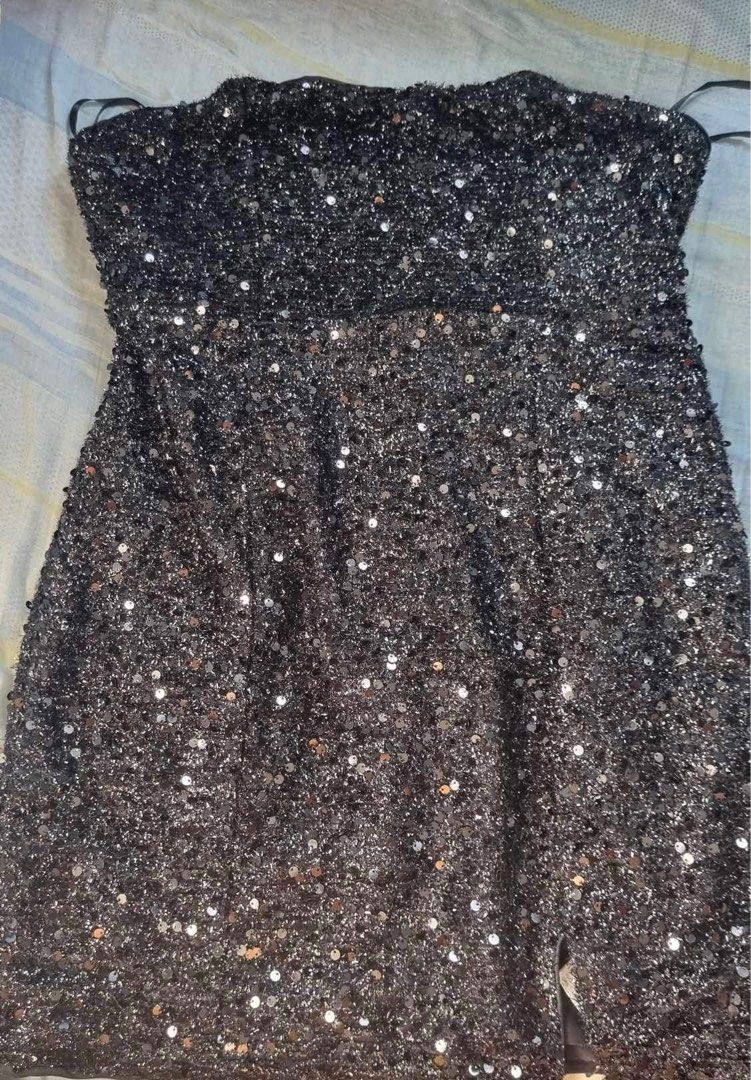 Sequin Tube Bodycon Dress (Category: Dresses) located in Las Pinas. Submitted by jasvalencia (Listing ID 1271452652, Image 1). Description: Sequin Dress. Bought for a party but too small..