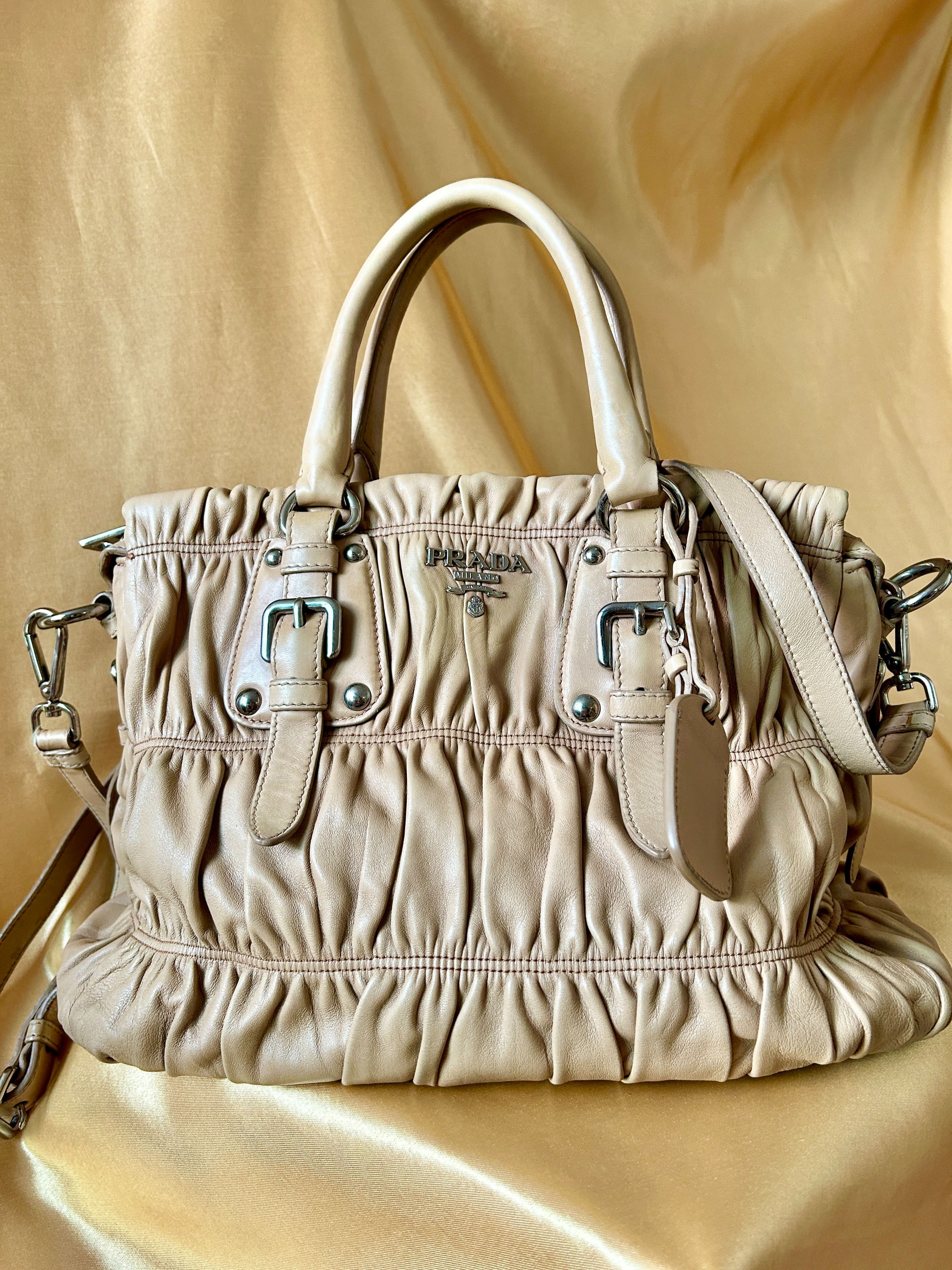 Prada gaufre leather bag 2025