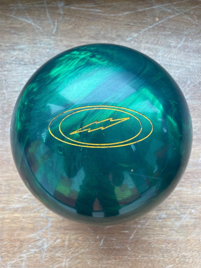 Storm IQ Tour Emerald Bowling Ball 15lbs Sports Equipment Sports 