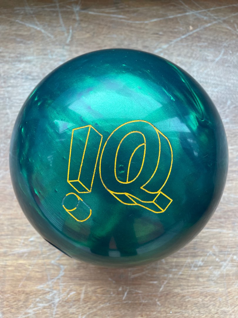 Storm IQ tour emerald bowling ball 15lbs, Sports Equipment, Sports