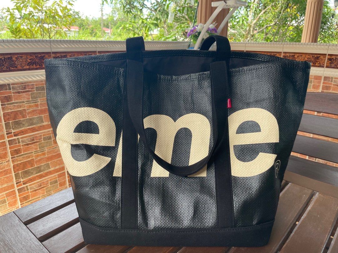 Supreme raffia tote black store