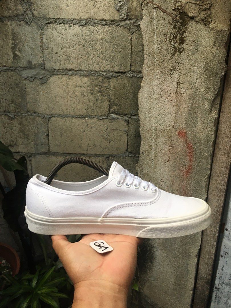vans era triple white