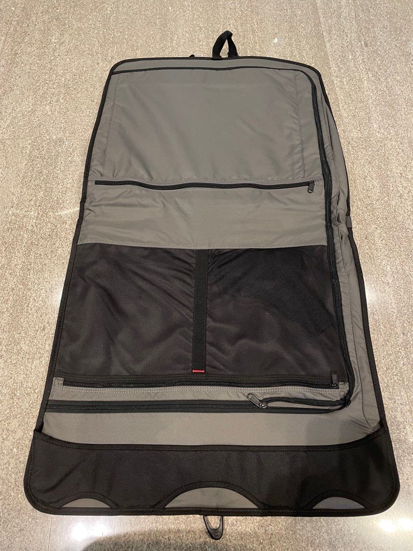 Victorinox suit carrier 2025