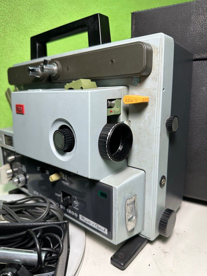 Vintage Elmo ST1200 (Super 8 Film Projector) With Accsesories, Hobbies