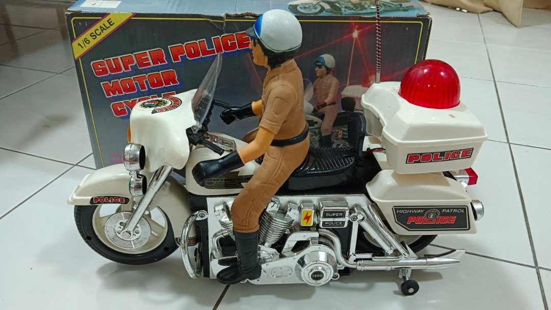 Vintage SON AI SUPER POLICE MOTORCYCLE Officer 1 6 Scale 1980s TOY