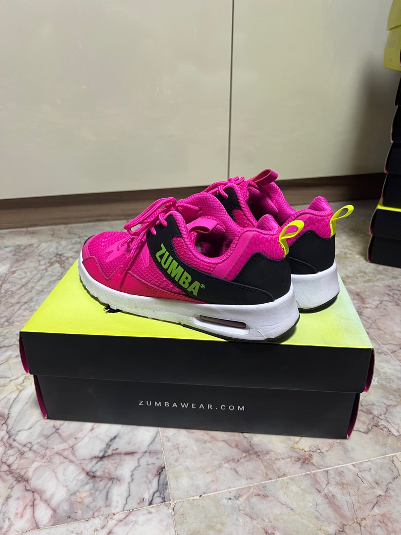 Zumba air classic shoe US7 Women s Fashion Footwear Sneakers on