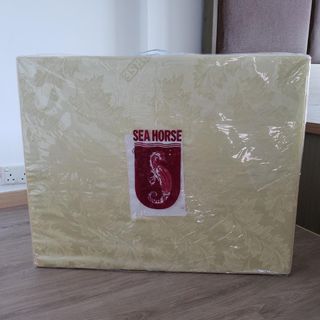 （分類：）位於 。 由 sherrytaurus 提交（商品編號 1271714688，圖片 1）。簡介： 。