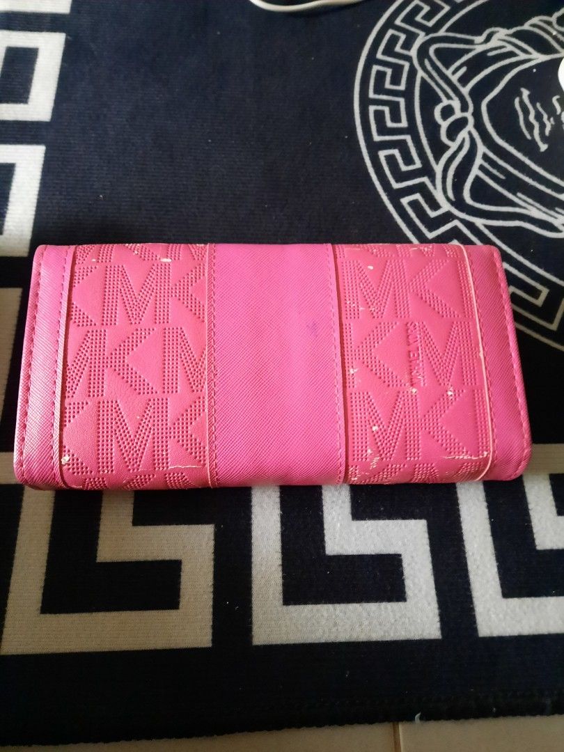 Hot pink mk wallet hotsell