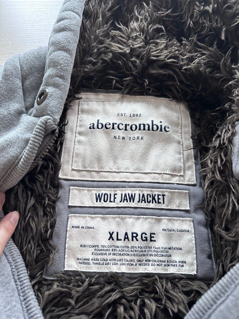 Abercrombie wolf jaw top