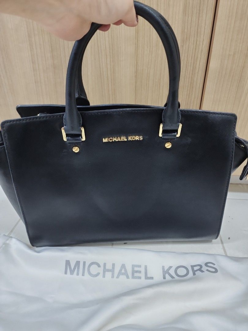 Best Deal Authentic Michael Kors Classic handbag