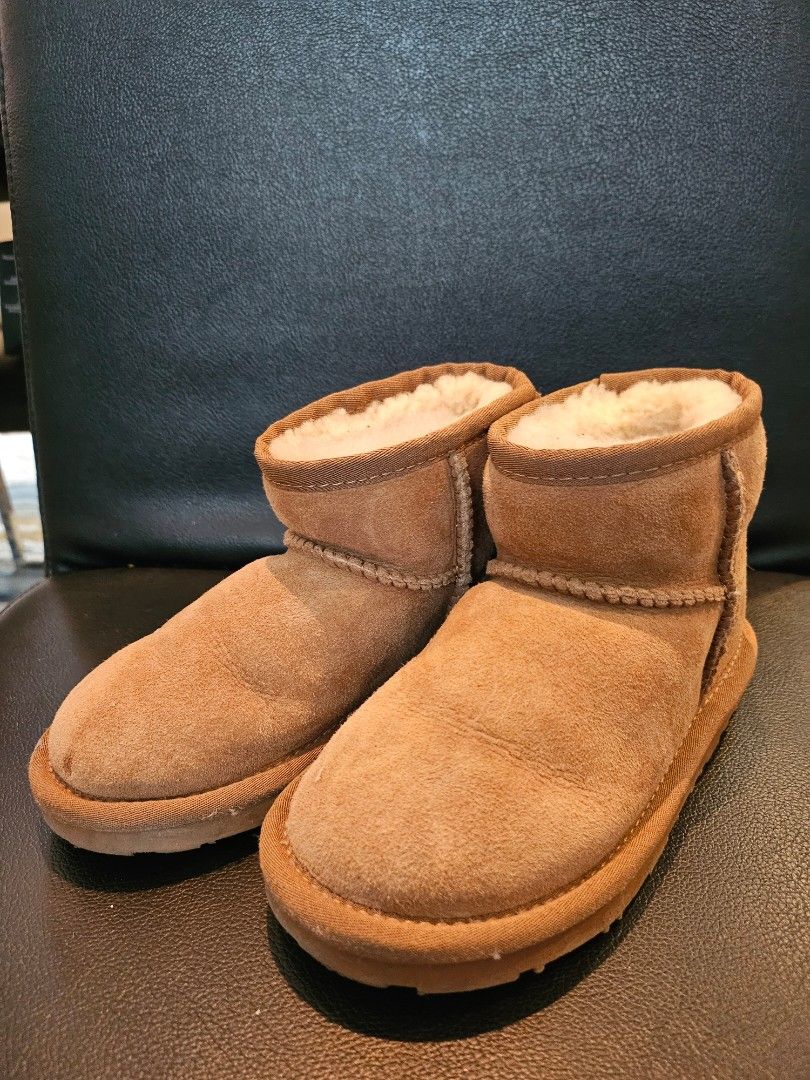 Girls classic uggs outlet