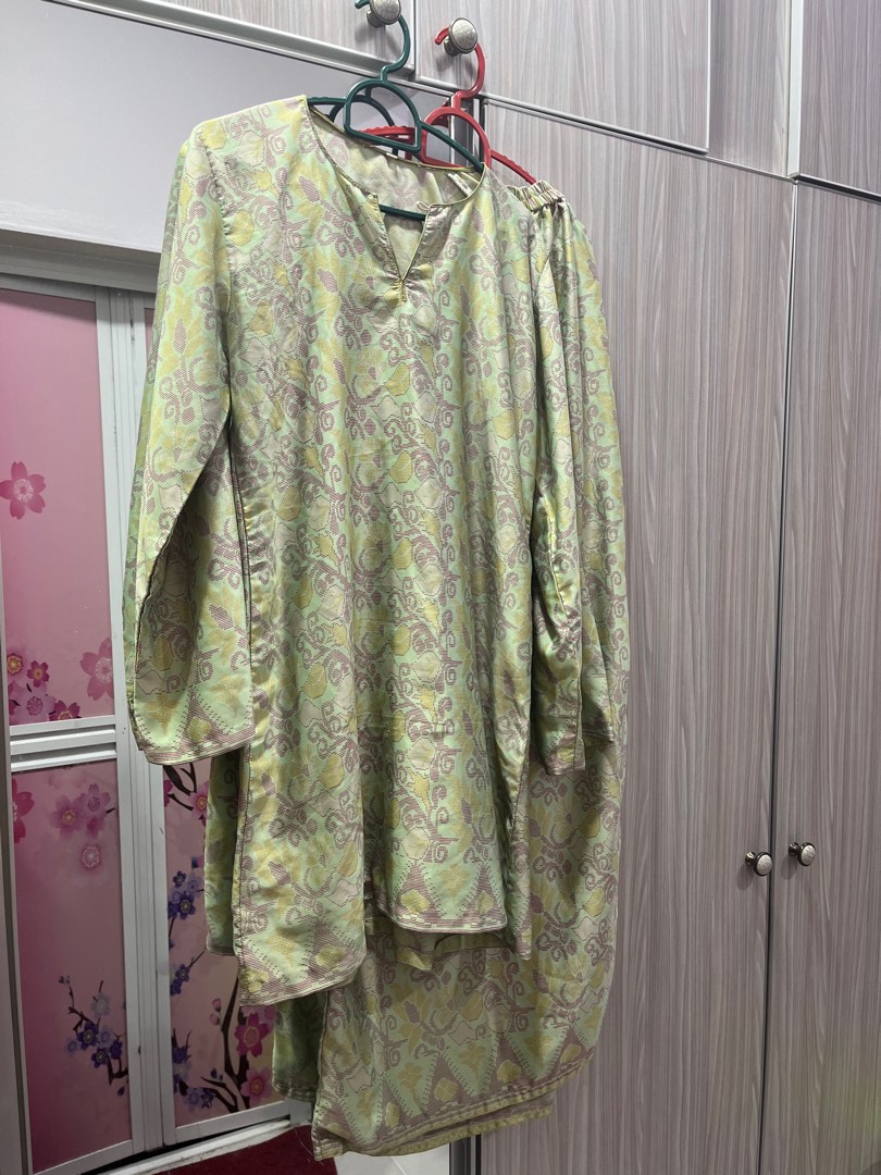 Baju Kurung Satin Pastel Green, Women's Fashion, Muslimah Fashion, Baju