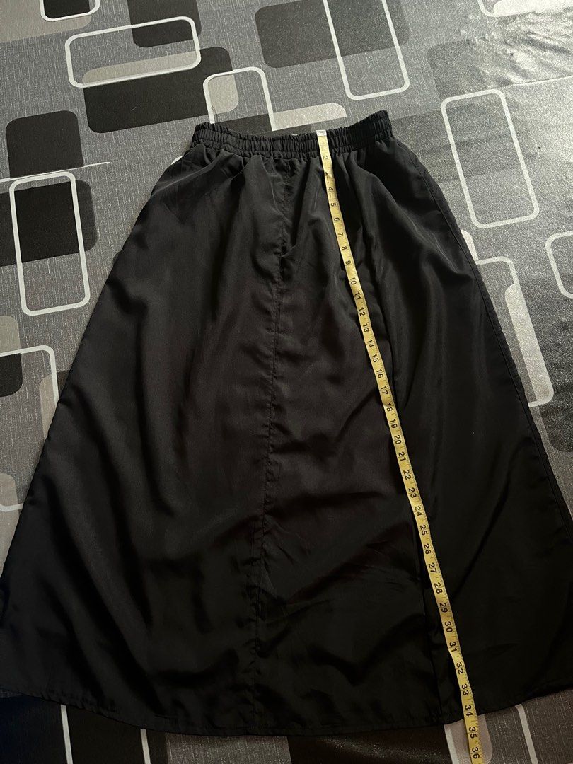 A skirt that is 35 7/8 2025