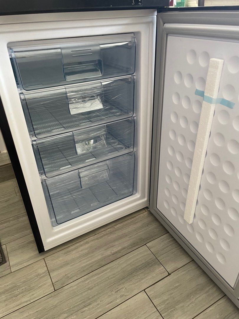 Breast milk upright freezer, TV & Home Appliances, Kitchen Appliances