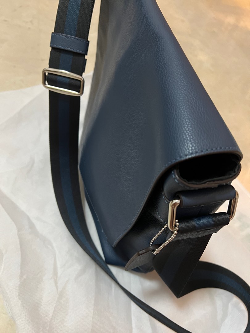 Mens leather outlet messenger