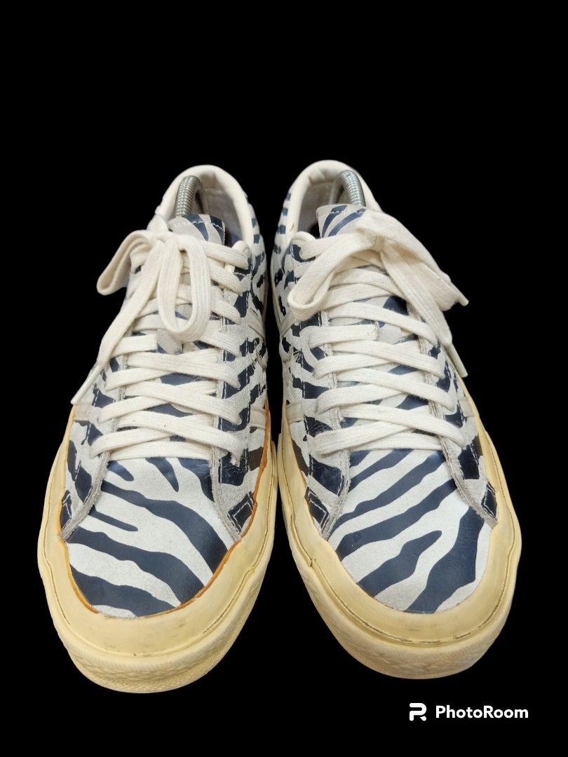 Converse Star&Bars Zebra Suede Leather Sneakers.