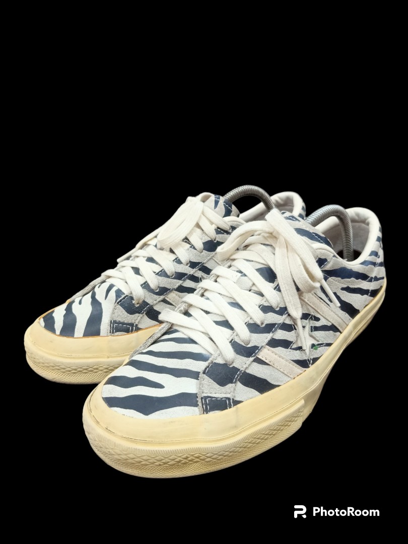 Converse Star&Bars Zebra Suede Leather Sneakers.