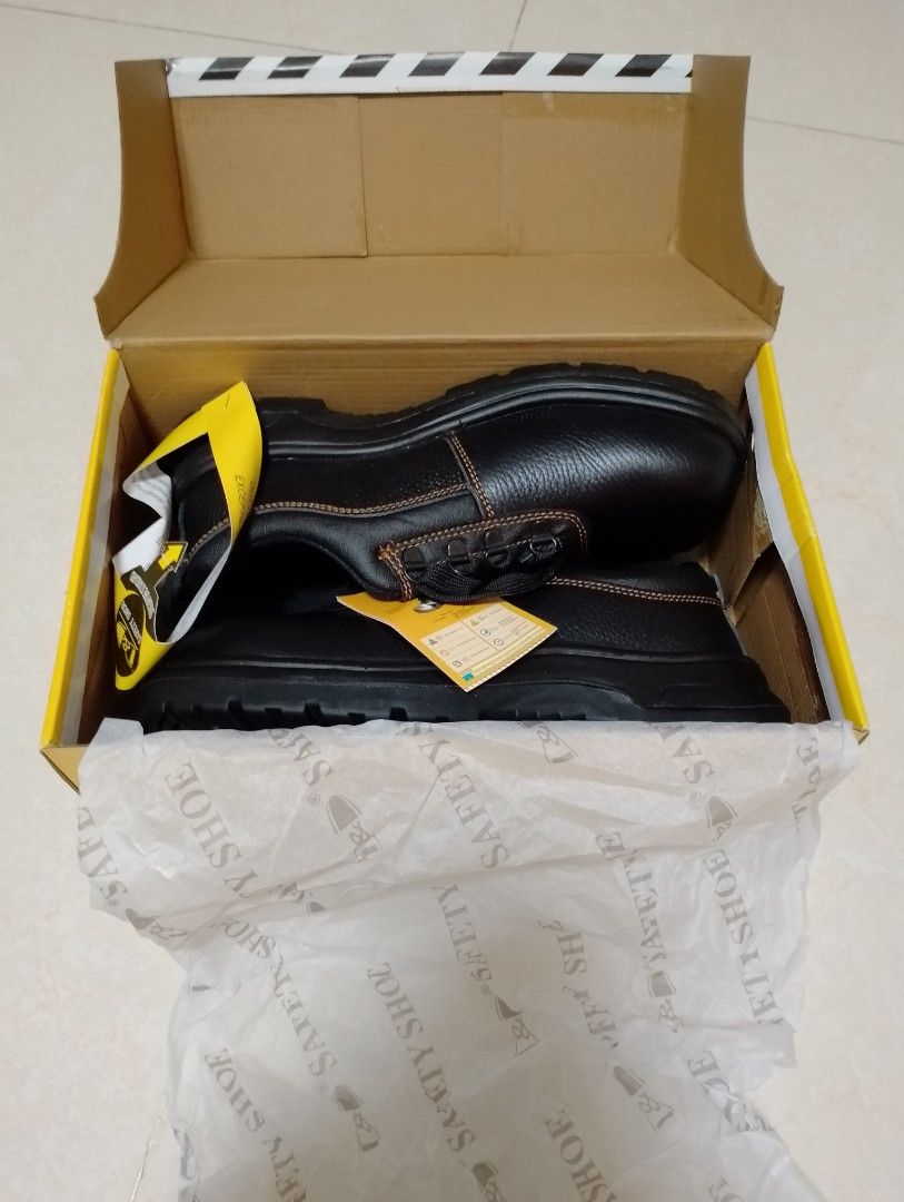 D&D Safety Shoe 01818, Men's Fashion, Footwear, Boots on Carousell