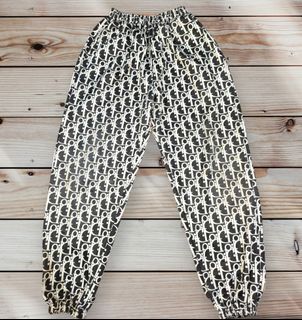 (Category: ) located in . Submitted by elys_thrift (Listing ID 1271670879, Image 1). Description: .