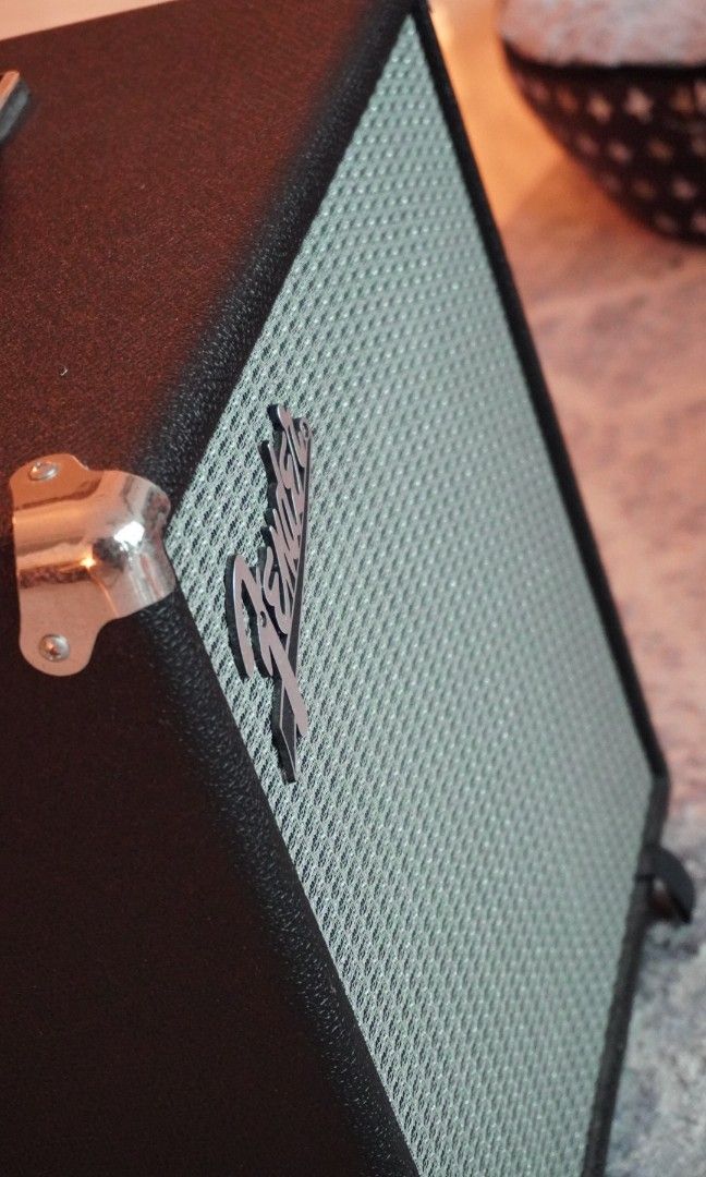 Fender Base Combo Amplifier (U.P. $200), Hobbies & Toys, Music & Media ...