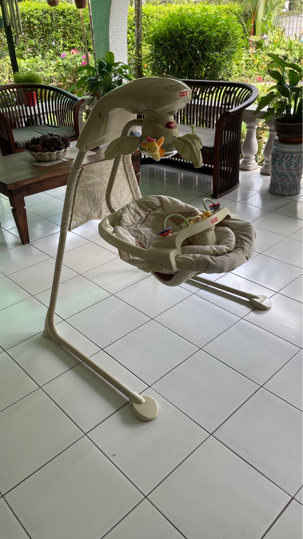 Fisher price store baby papasan swing