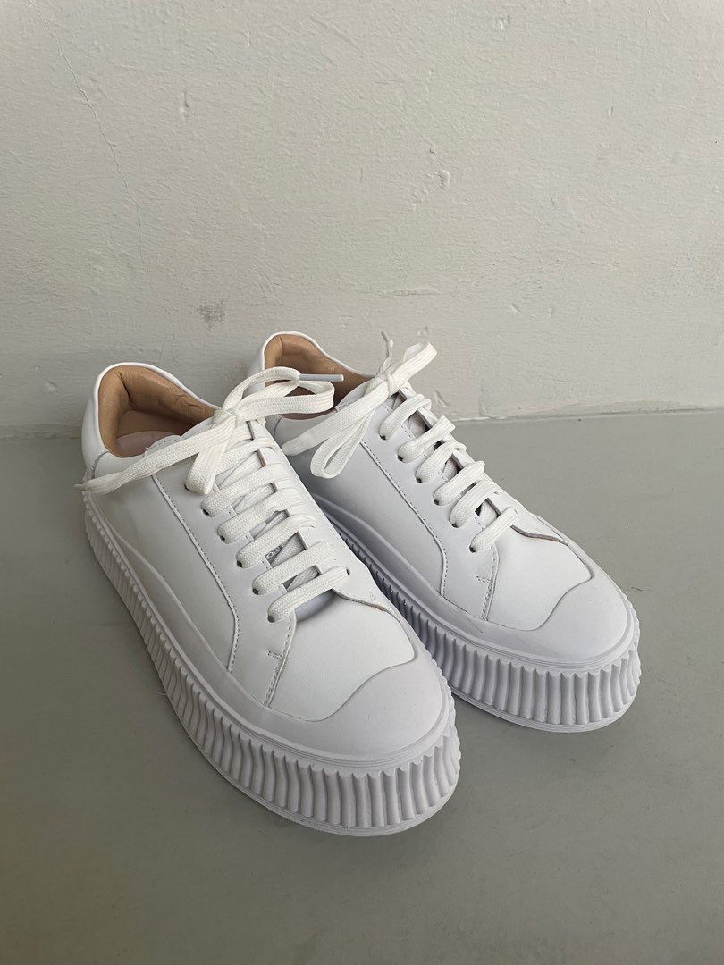 White top thick sneakers