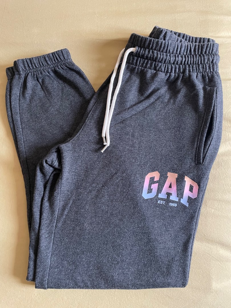 Gap sweatpants, Women's Fashion, Bottoms, Other Bottoms on Carousell