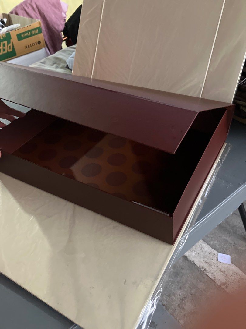 Gift boxes (Category: Storage Boxes & Baskets) located in Santa Rosa. Submitted by mrs.zieee (Listing ID 1271760097, Image 3). Description: No hassle gift wrap with these easy easy to assemble gift boxes. 15” X 11” X 2.75” (Assembled ) 3 colors: Chocolate brown (10pcs) Mandarin Orange (8pcs) Beige (6pcs) .