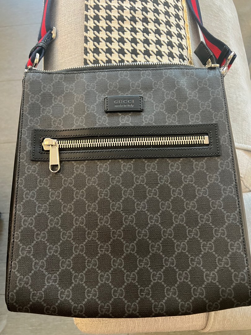 GUCCI Black Messenger Bag, Luxury, Bags & Wallets on Carousell