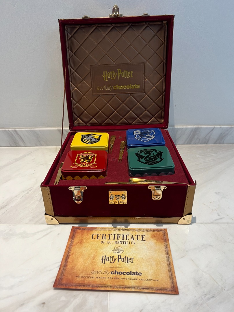Harry Potter Collectors Box, Hobbies & Toys, Memorabilia & Collectibles