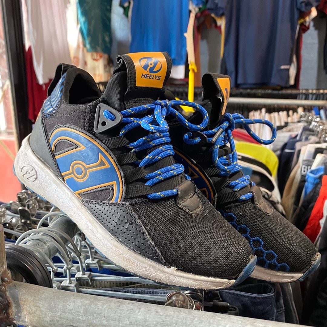 Black and blue heelys store