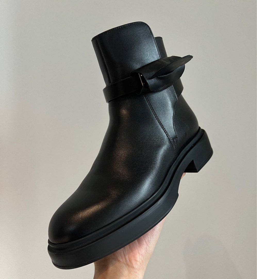 Hermès Veo Boots Size: 36 (Category: Sneakers & Footwear) located in Makati City. Submitted by corplady (Listing ID 1271662872, Image 2). Description: Used once abroad RFS: It fit perfectly during the fitting at the store but became a bit tight when walking around. Plastic seal still intact SRP: P96,840.00 Purchased Date: End of Nov 2023 Place: Tokyo Japan Selling Price: P85,000.00 Complete with papers, box, dust bag, & paper bag. Size 36 I can p