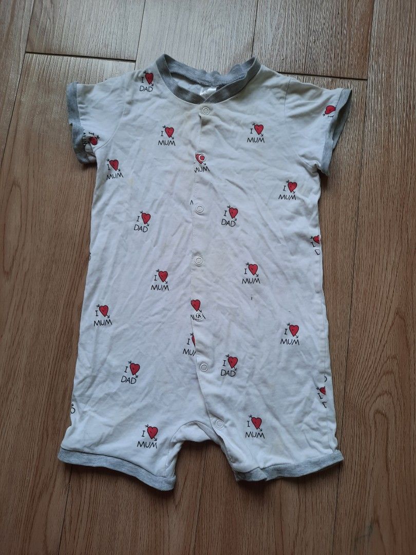 H&m newborn onesie 2025
