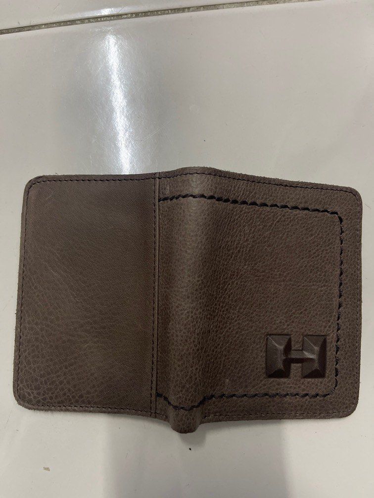 Under armour mens wallet discount