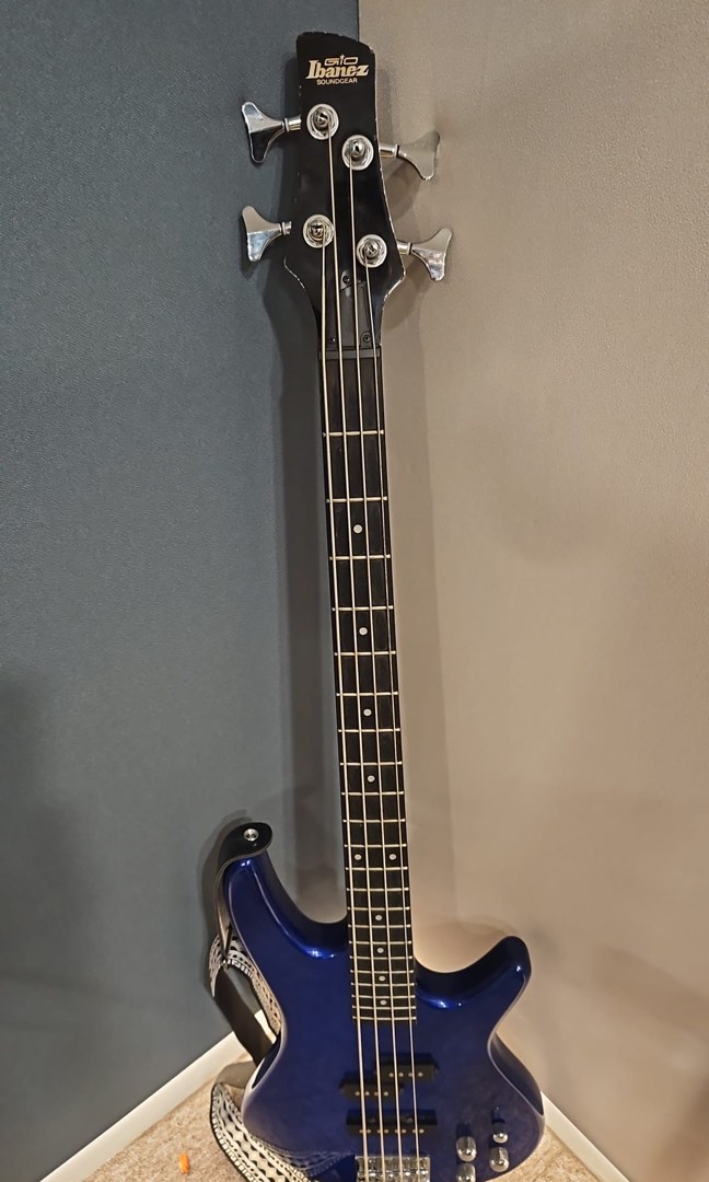 Ibanez GSR-200, Hobbies & Toys, Music & Media, Musical Instruments on ...