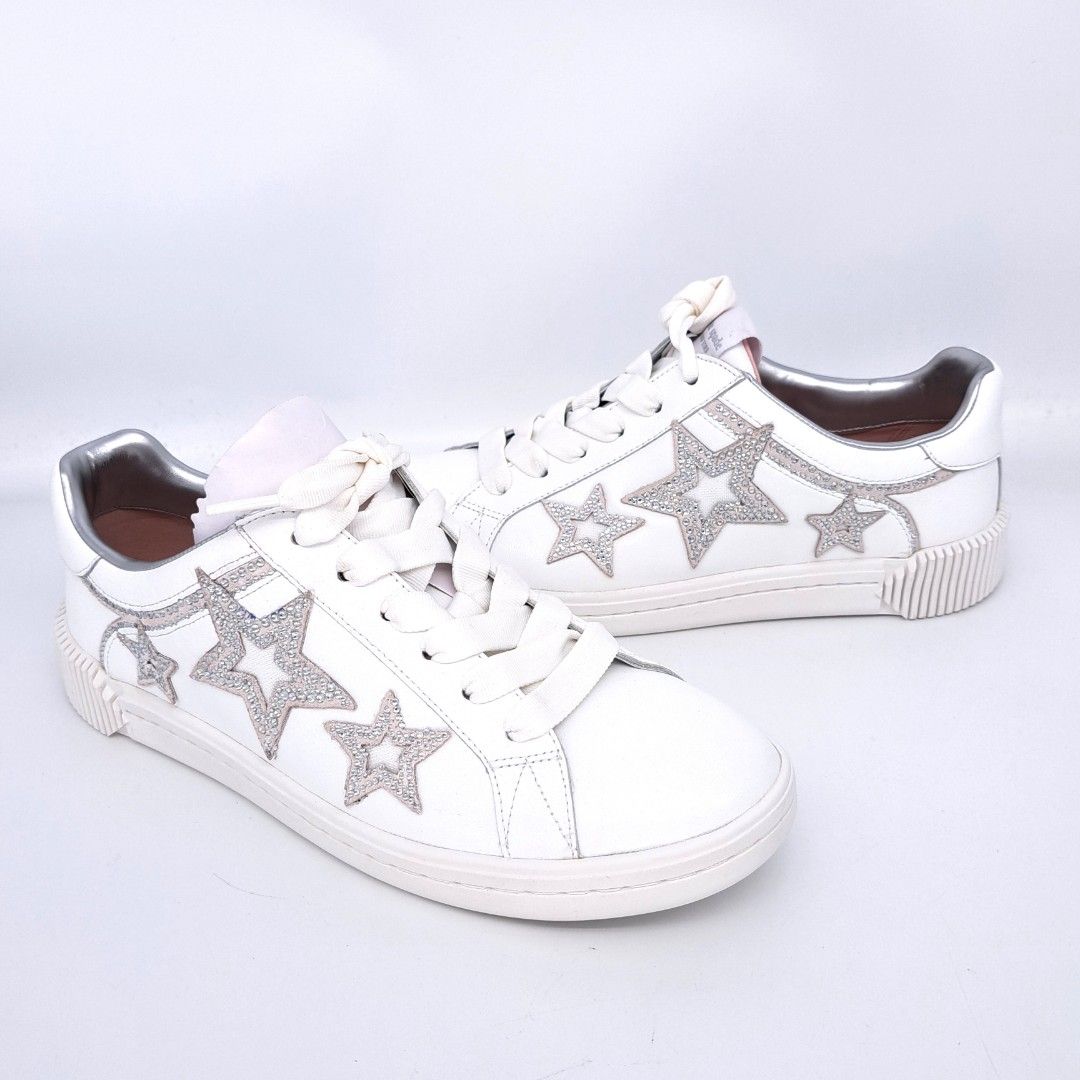 White sneakers with on sale stars on them