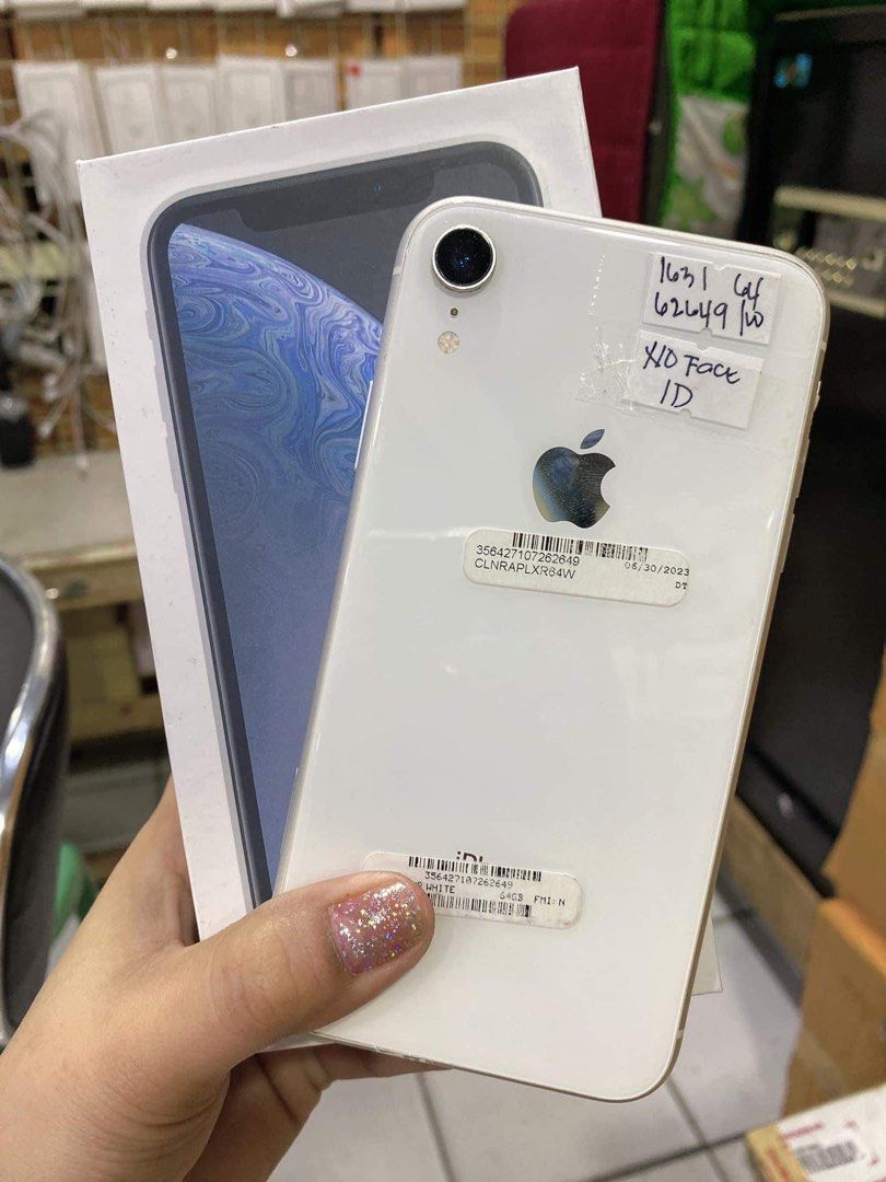 iPhone XR 64gb RUSH🔥 (Category: iPhone X Series) located in Manila. Submitted by TekiCashGadgetsph (Listing ID 1271741796, Image 1). Description: Nag iisa lang! mine nyo naaa!☺️ 📌11500 Complete package 📦 iPhone xr 64gb Factory Unlocked Smooth / US Variant ✔️ Issue: No face ID Paunahan lang.