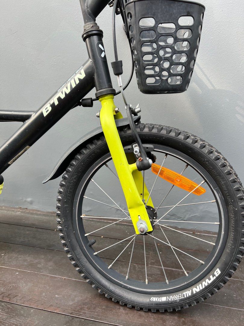 Kids Bike Btwin Dark Hero 500 Pre loved