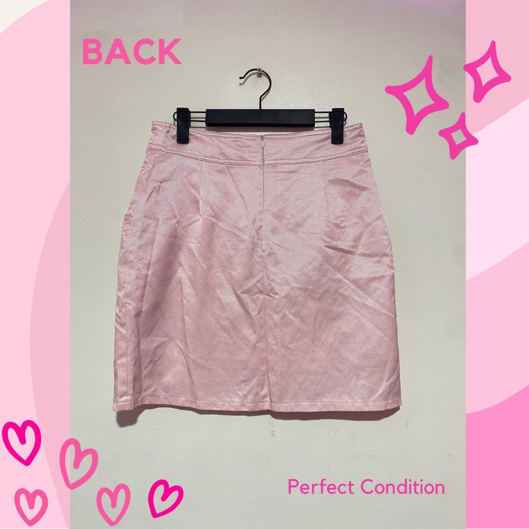 Light Pink Pencil Skirt (Category: Skirts) located in Quezon City. Submitted by cluelessclutter (Listing ID 1271770663, Image 2). Description: Light Pink Pencil skirt ✨ ⭐️ PERFECT CONDITION Perfect for kikay OOTDs and preppy vibes! 💖 1. Please manage your expectations. These are PERSONAL preloved items (not from bales) so there might be MINIMAL signs of usage and/or stains. ✨ 2. Actual item color may be affected by the lighting and photo quality