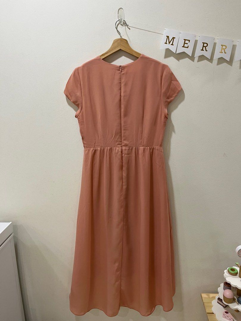 Love bonito bridesmaid dress peach L, Women's Fashion, Dresses & Sets,  Dresses on Carousell