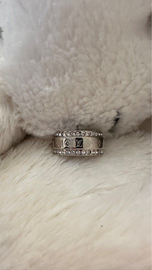 Lv catch ring M80213 Carousell